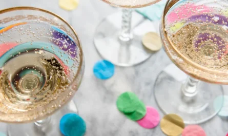 Creative Ways to Use Plastic Champagne Flutes at Events